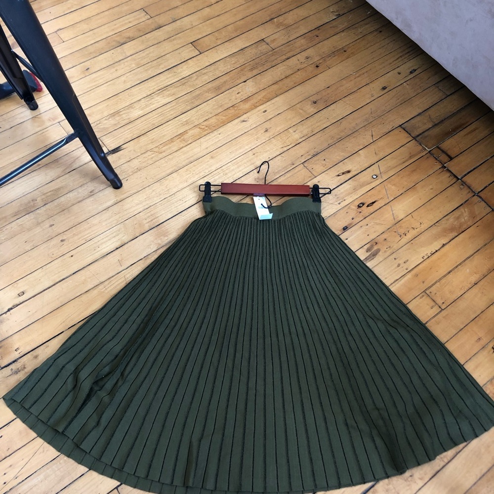 Green midi Ann Taylor skirt - Picture 2 of 4